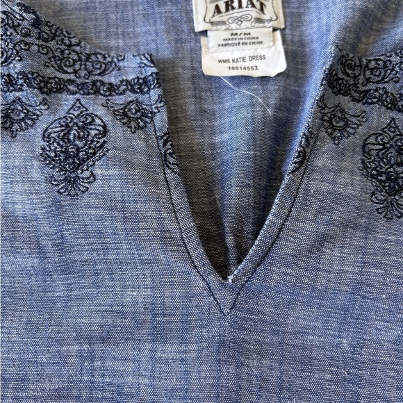 Ariat Katie Chambray Dress Size M Tie Belt
Western Cowboy Denim Embroidered - Picture 10 of 15